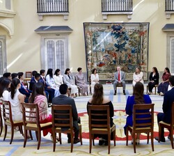 Su Majestad el Rey recibió a los participantes en la XX edición del "Programa de Jóvenes líderes Iberoamericanos" de la Fundación Carolina